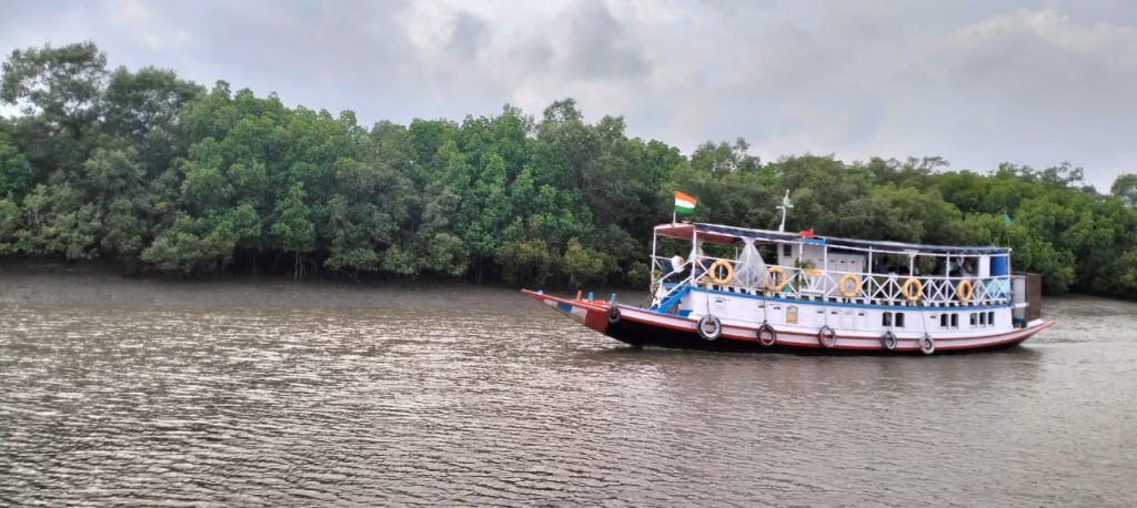 Sundarbans tourist boat